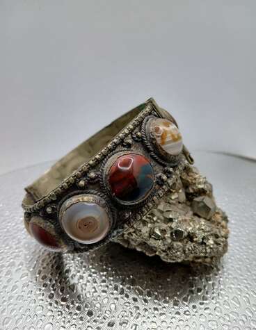 STONE BRACELET