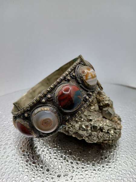 STONE BRACELET